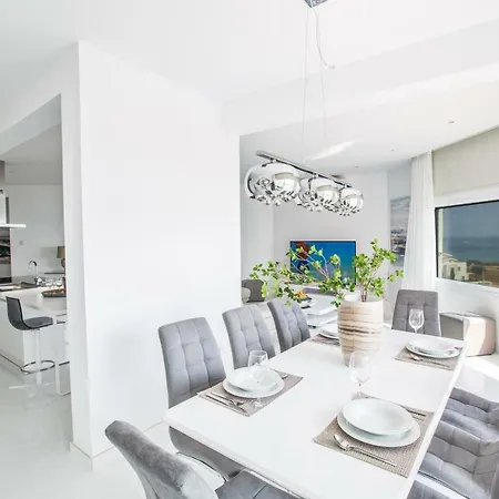 Thea Luxury דירה פרוטאראס