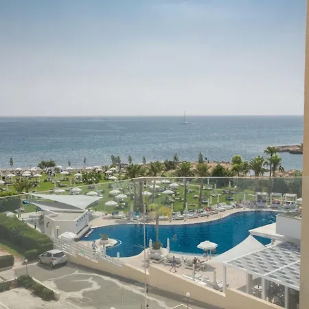Thea Luxury פרוטאראס